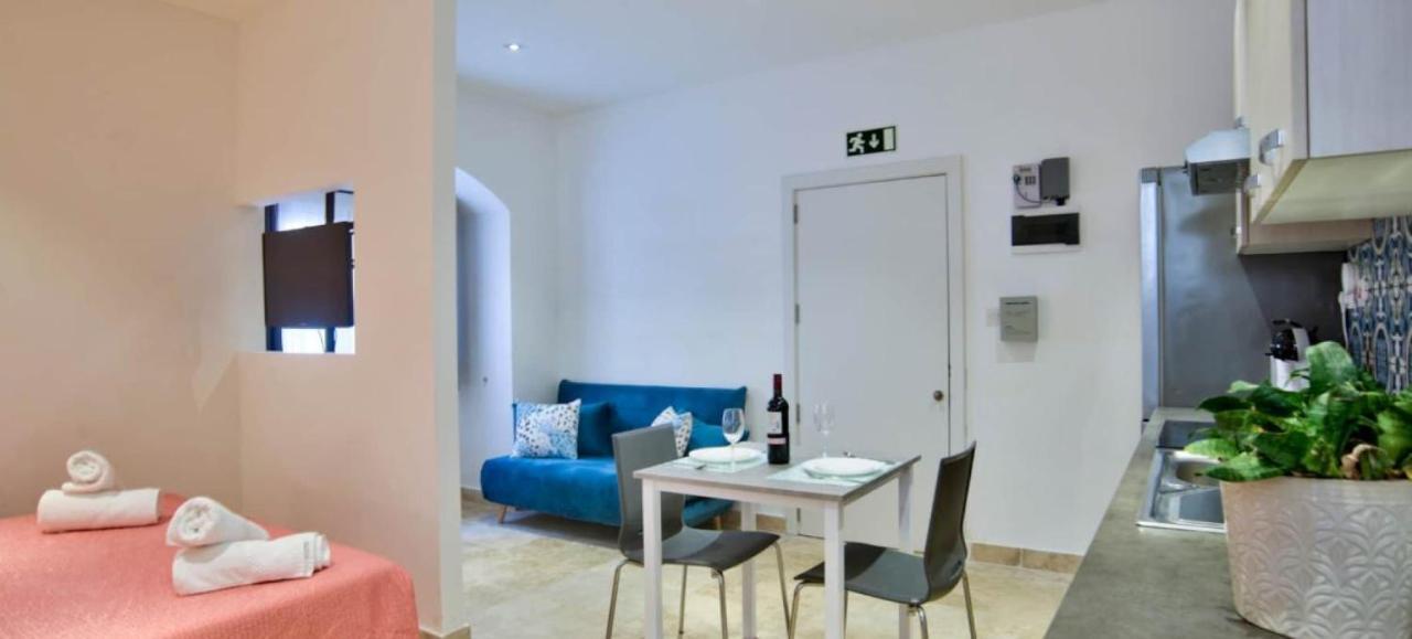Ursula Apartments Self Catering Studios And 1-Br In Central Valletta By Tritoni Hotels Buitenkant foto